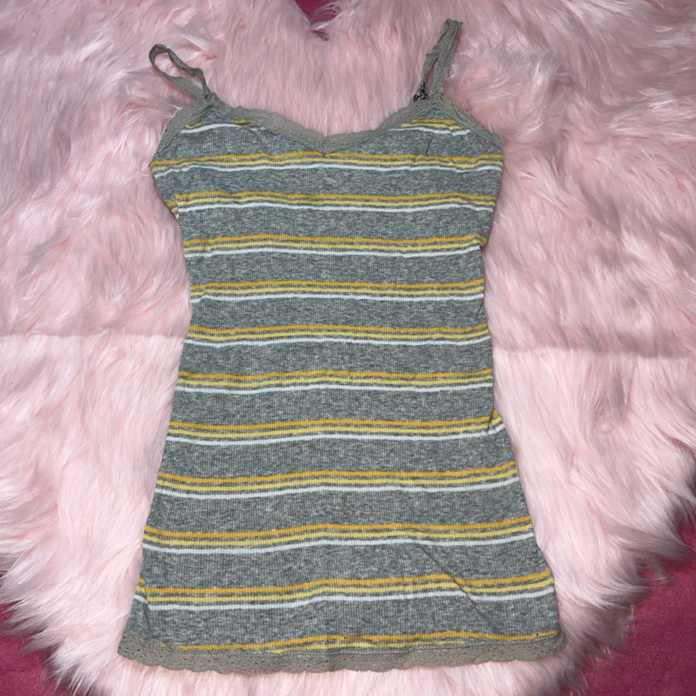 Lace trim tank top w/ built in bra